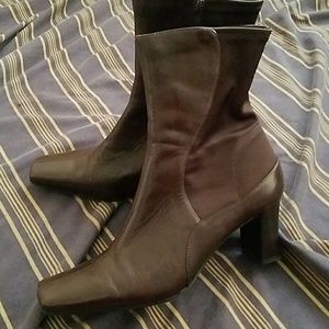 Liz Claiborne Brown leather ankle boots
